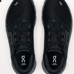 On cloudaster sneakers 🌸